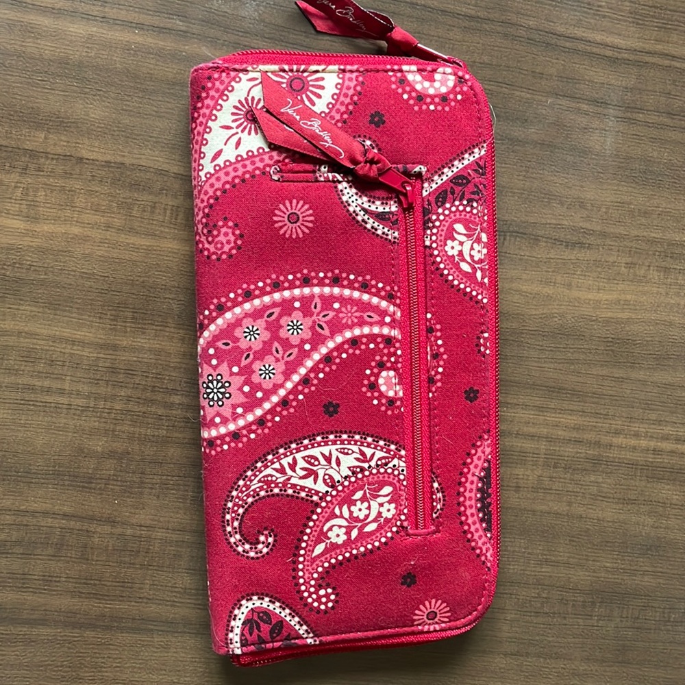 Vera Bradley travel organizer wallet.